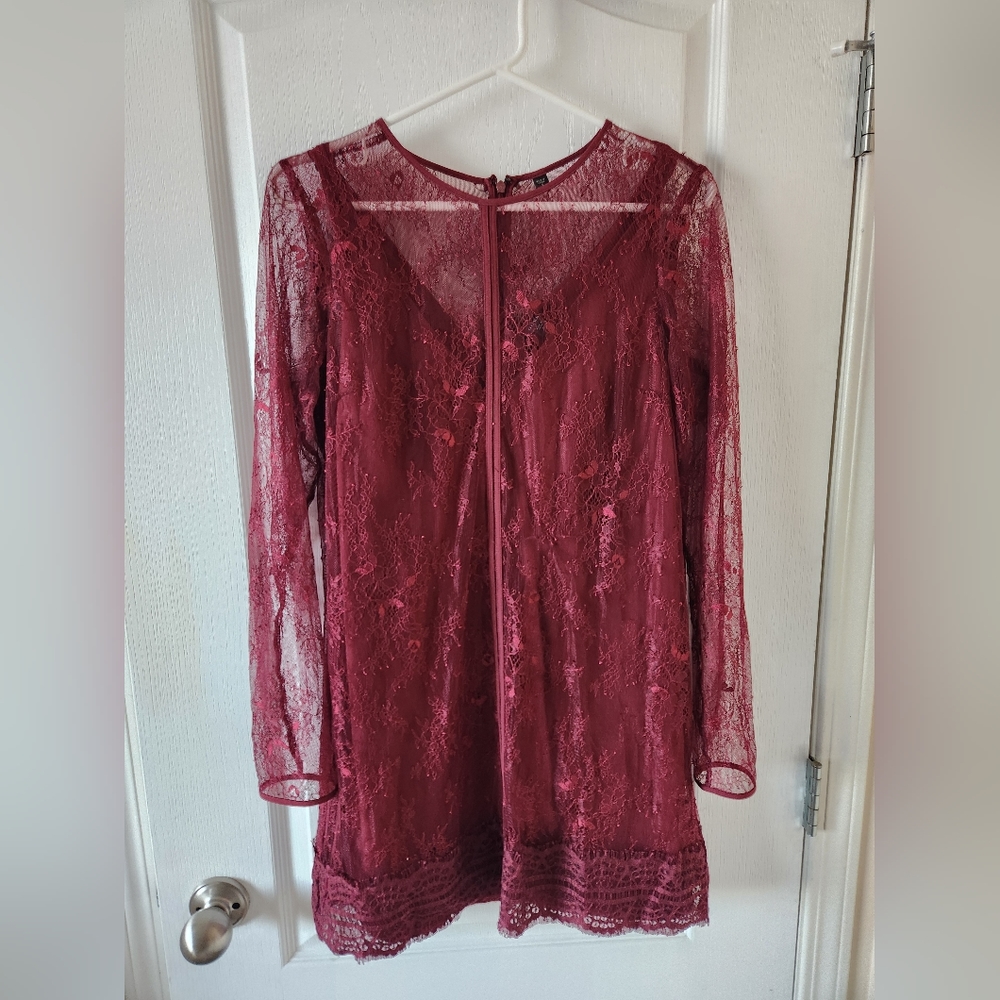 Burgundy Guess Laurie Lace-Overlay Shift Dress